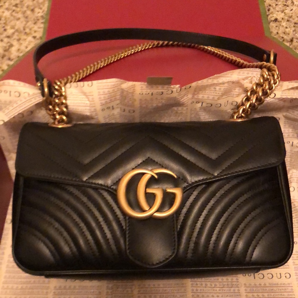 New!!! Black Leather Gucci Marmont Flap bag. Gold hardware, box included.